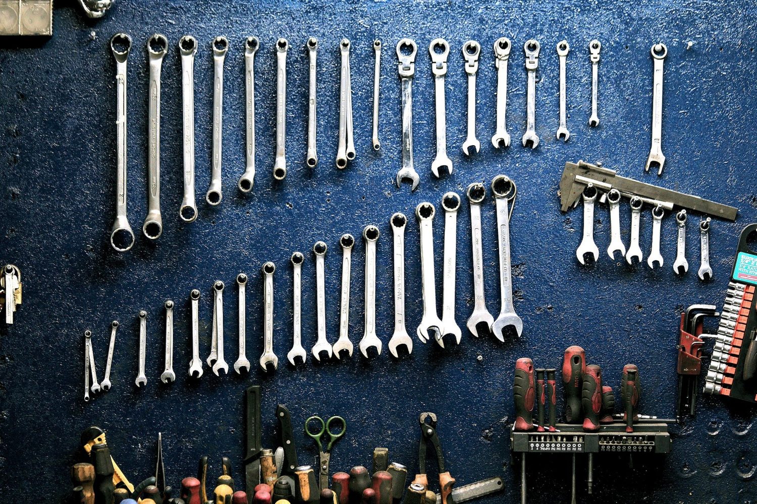 Protect Your Tools DIY 80 Lower Hands-On fasteners DIY