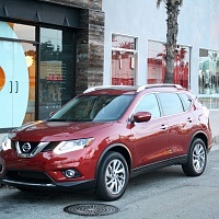 2015 Nissan Rogue SL Red