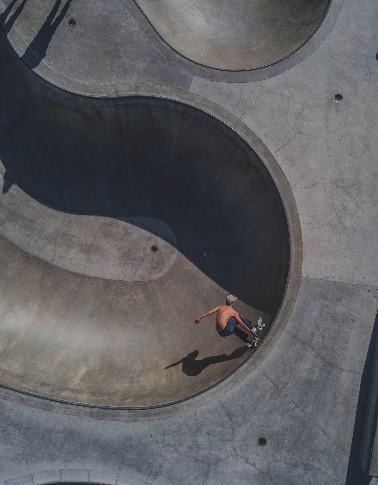Skateboarder aerial view of man riding skateboard