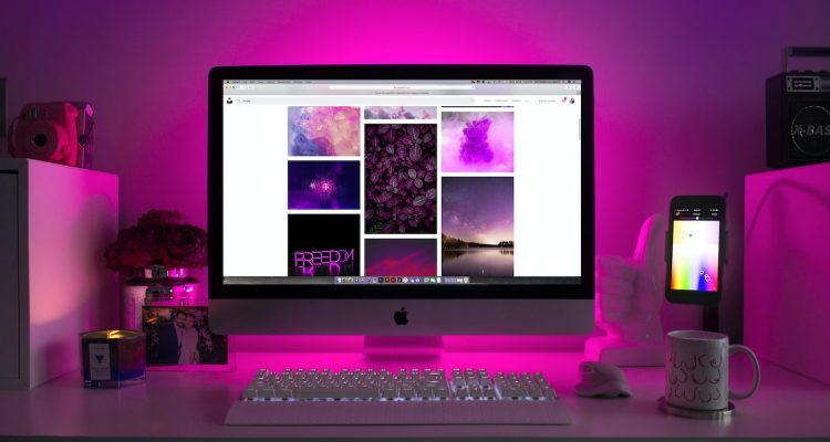 VPN Startup Your PC turned-onsilver iMac